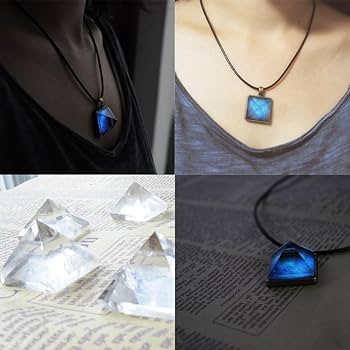 夜に光る魔法のネックレス【商品番号384】 夜に光る魔法のネックレス【商品番号384】 暗闇で光る【 夜光蝶